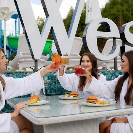 Westhills Cottage Town & Spa Bukovel Exterior foto