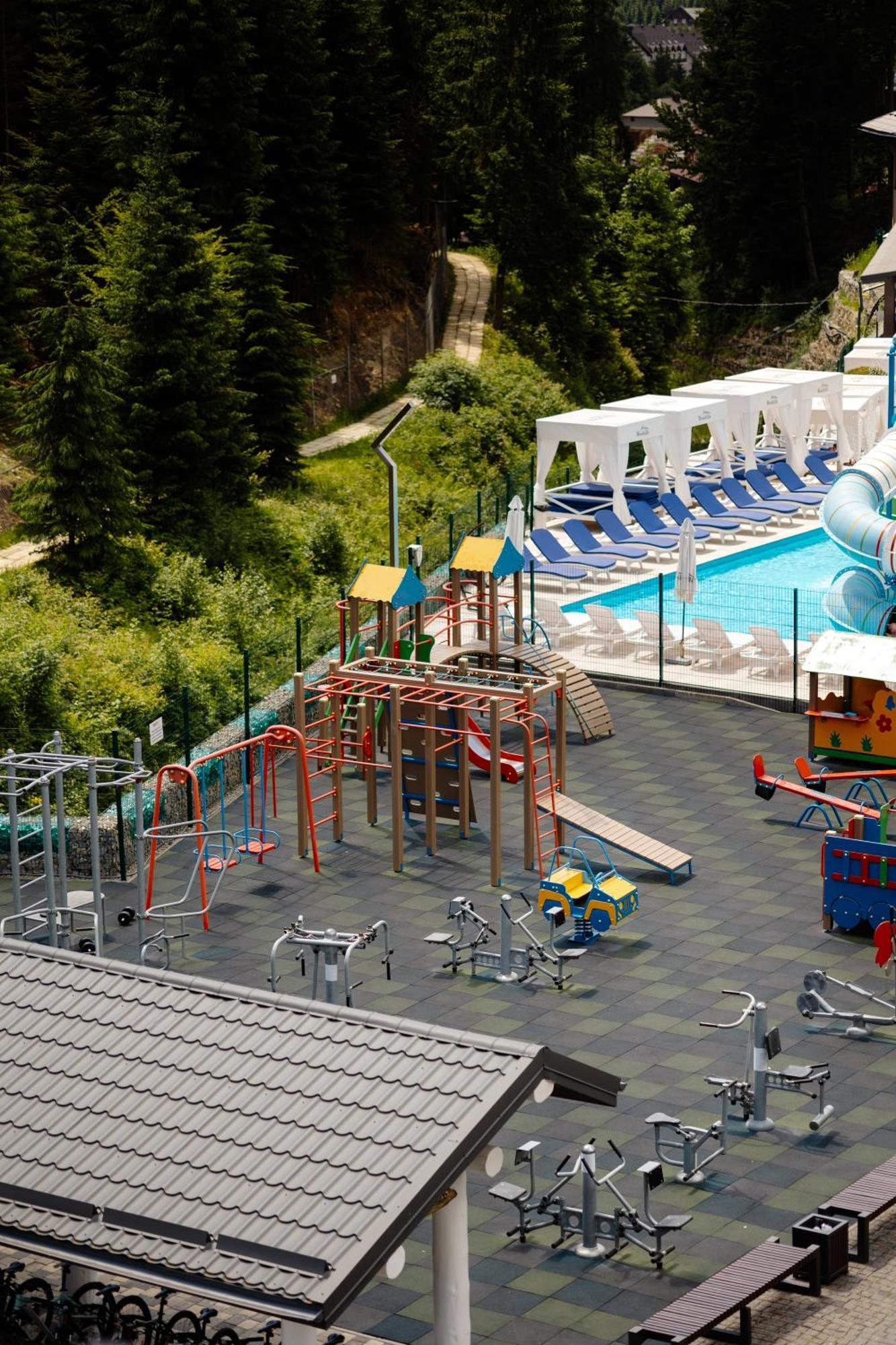 Westhills Cottage Town & Spa Bukovel Exterior foto